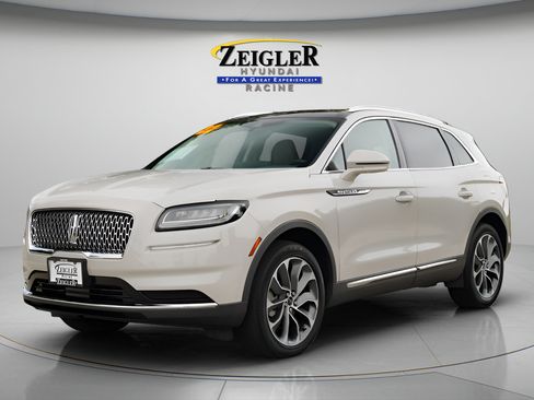 Used 2022 Lincoln Nautilus Reserve w/ Class II Trailer Tow Package AWD/4WD image 3