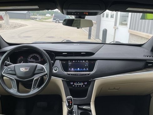 Used 2017 Cadillac XT5 FWD w/ LPO, Wheel Lock Package image 10