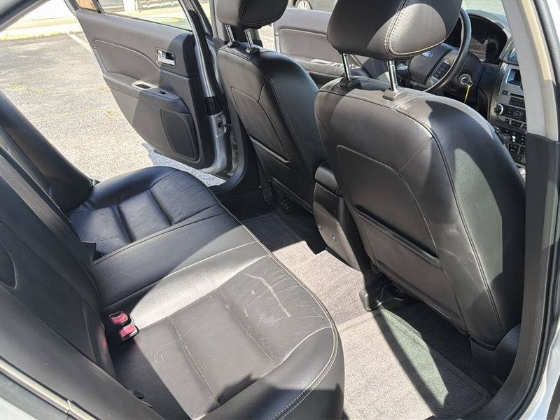 Used 2011 Ford Fusion SEL FWD image 14