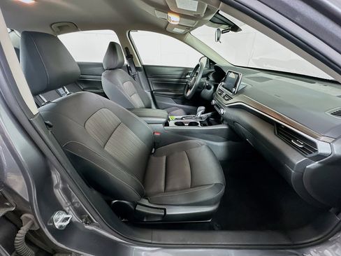 Used 2024 Nissan Altima 2.5 SV image 28
