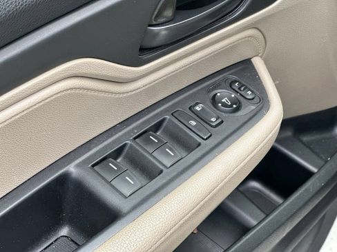 Used 2019 Honda Odyssey EX image 16