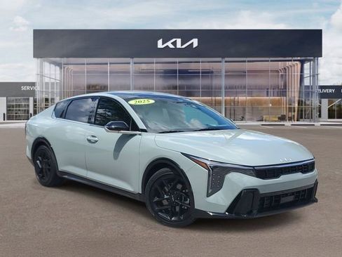 Certified 2025 Kia K4 GT-Line Turbo image 1