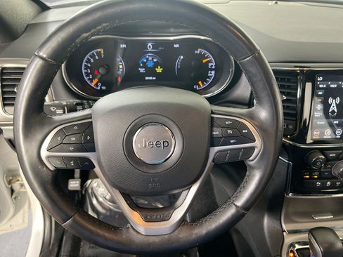 Used 2022 Jeep Grand Cherokee Limited image 11