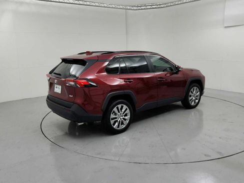 Used 2022 Toyota RAV4 XLE Premium FWD image 10