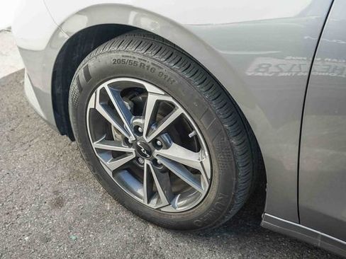 Certified 2023 Kia Forte LXS image 10