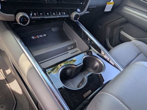 New 2026 Chevrolet Suburban Premier AWD/4WD image 12
