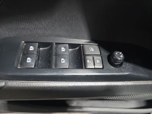 Used 2019 Toyota Camry SE FWD image 27