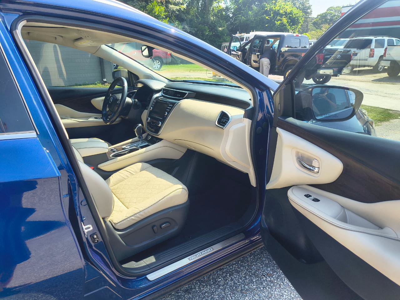 Used 2020 Nissan Murano Platinum w/ Cargo Package FWD image 10