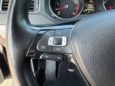 Used 2016 Volkswagen Jetta SE FWD image 33