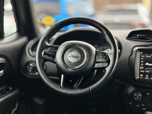 Used 2022 Jeep Renegade Altitude w/ Convenience Group image 18