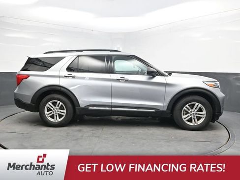 Used 2022 Ford Explorer XLT AWD/4WD image 9