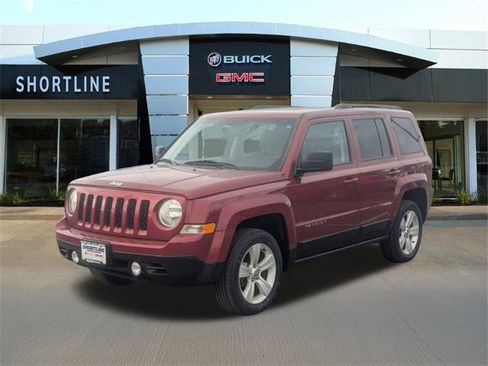 Used 2016 Jeep Patriot Latitude image 4