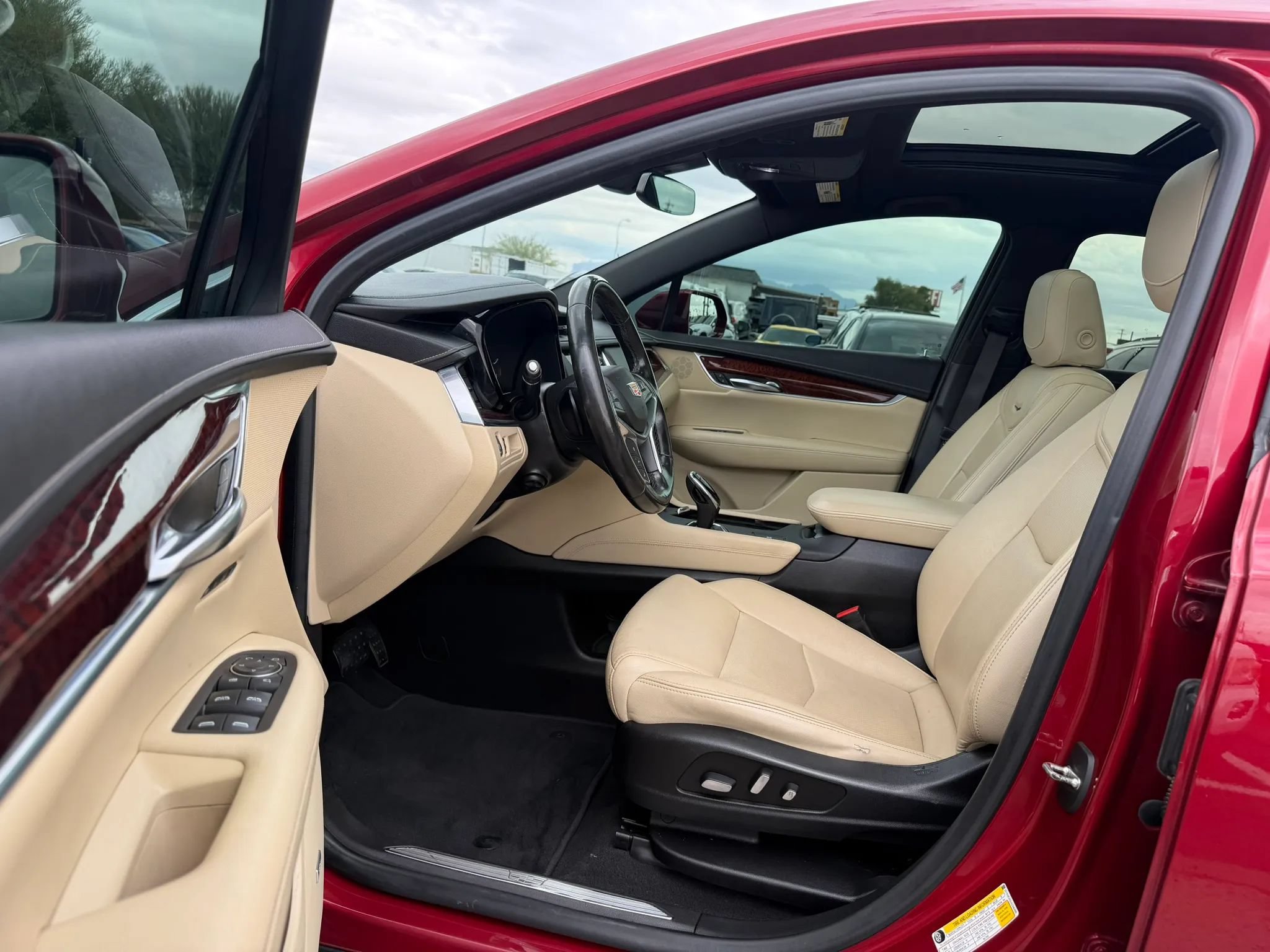 Used 2019 Cadillac XT5 Luxury FWD image 17