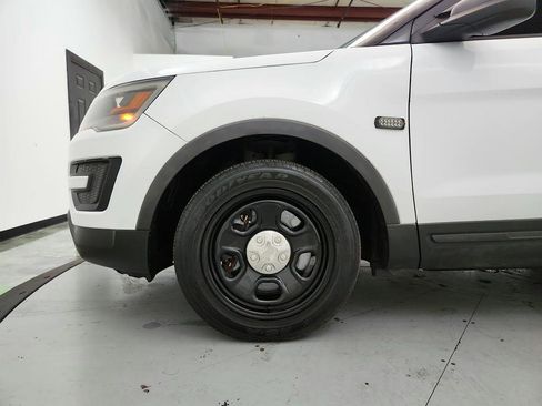 Used 2017 Ford Explorer Base image 30