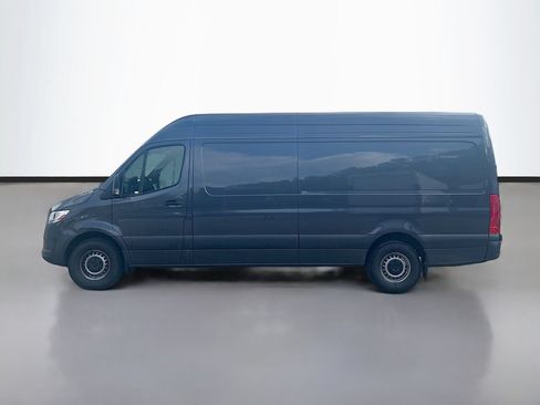 Used 2024 Mercedes-Benz Sprinter 2500 image 6
