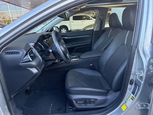 Used 2020 Toyota Camry XSE image 7