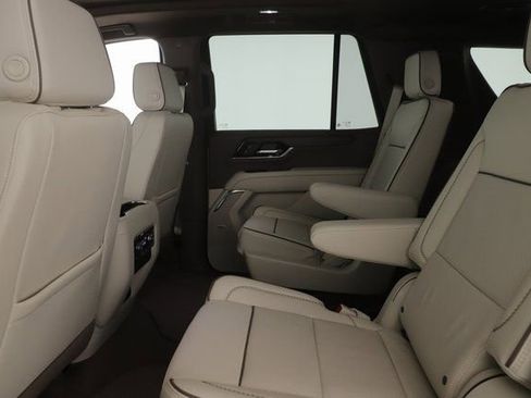 Used 2025 GMC Yukon Denali w/ Sun & Power Step Package image 31