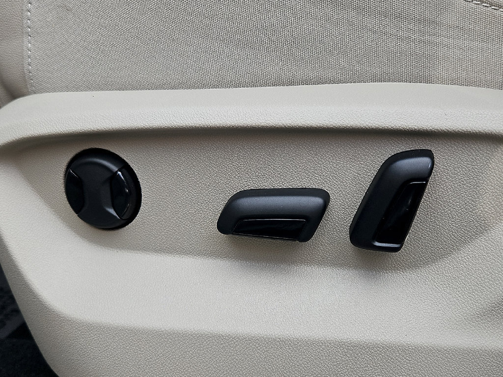 Certified 2025 Volkswagen Atlas SE AWD/4WD image 26