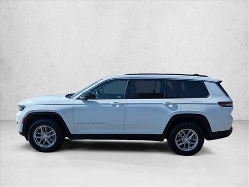 Used 2024 Jeep Grand Cherokee L Laredo AWD/4WD image 9