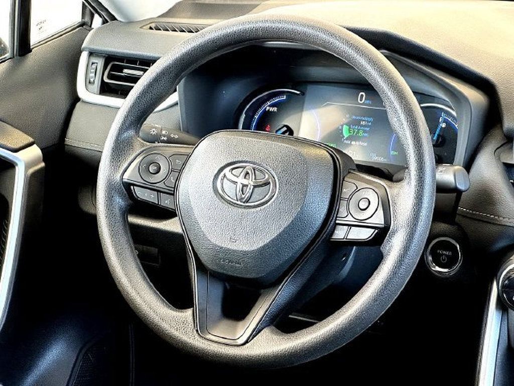 Certified 2024 Toyota RAV4 XLE AWD/4WD image 30