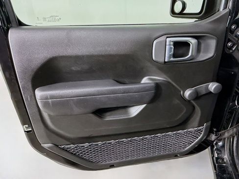 Used 2024 Jeep Gladiator Sport image 16