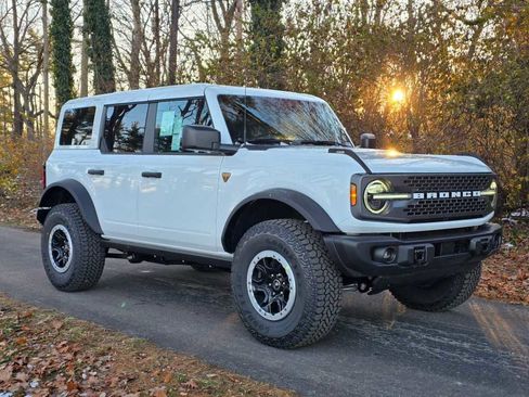 New 2025 Ford Bronco Badlands w/ Sasquatch Package image 3