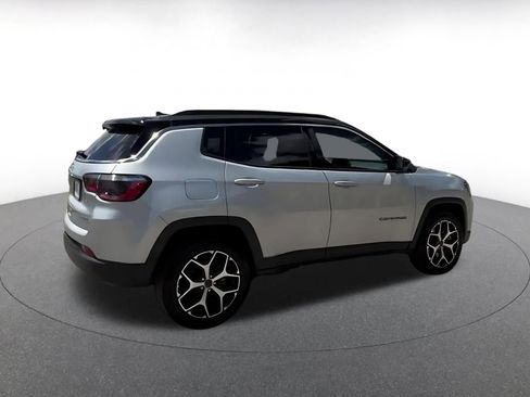 Used 2025 Jeep Compass Limited image 14