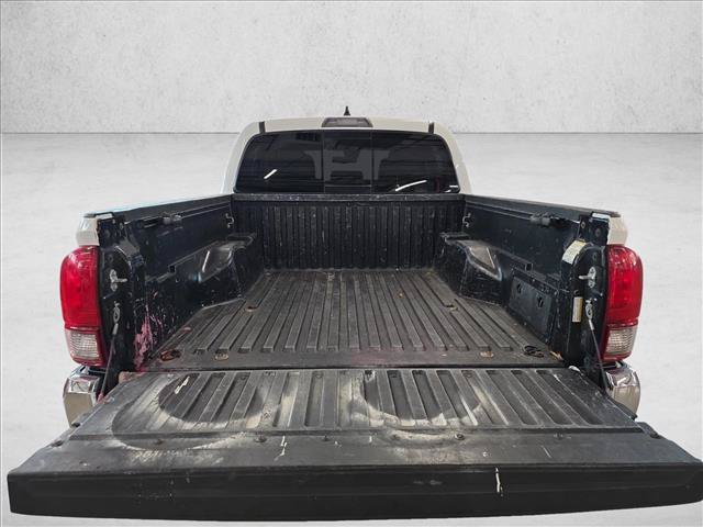 Used 2022 Toyota Tacoma SR5 RWD image 6