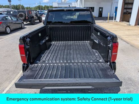 Used 2025 Toyota Tacoma SR5 AWD/4WD image 32