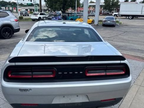 Used 2023 Dodge Challenger R/T RWD image 10