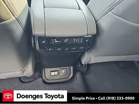 New 2026 Toyota Highlander Platinum image 24