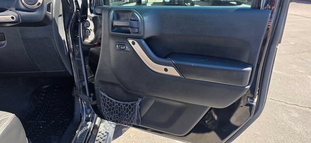 Used 2016 Jeep Wrangler Sahara AWD/4WD image 11