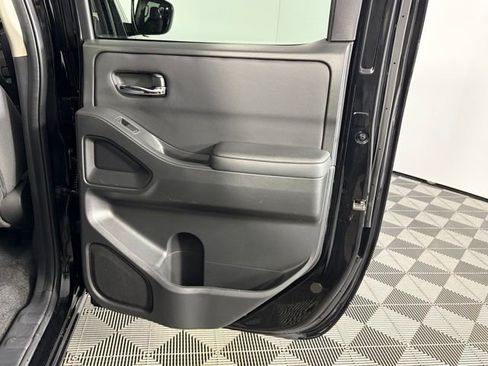 Used 2024 Nissan Frontier SV image 23