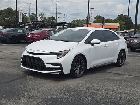 Used 2025 Toyota Corolla SE image 23
