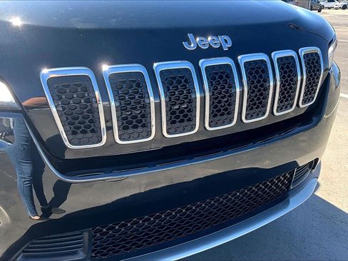 Used 2019 Jeep Cherokee Limited image 15