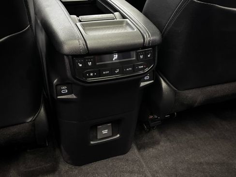 Used 2024 Toyota Grand Highlander AWD Hybrid image 36
