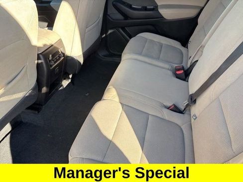 Used 2022 Chevrolet Traverse LS image 31