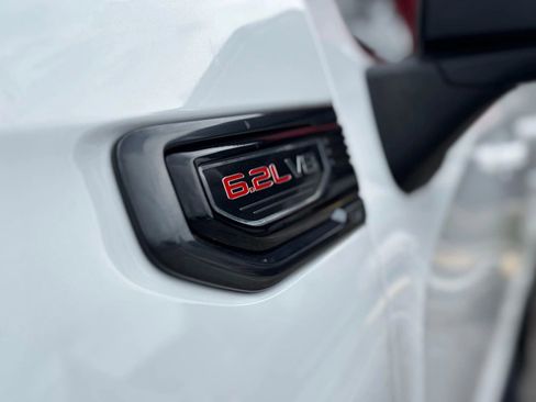 Used 2022 GMC Sierra 1500 AT4 w/ AT4 Premium Package AWD/4WD image 2