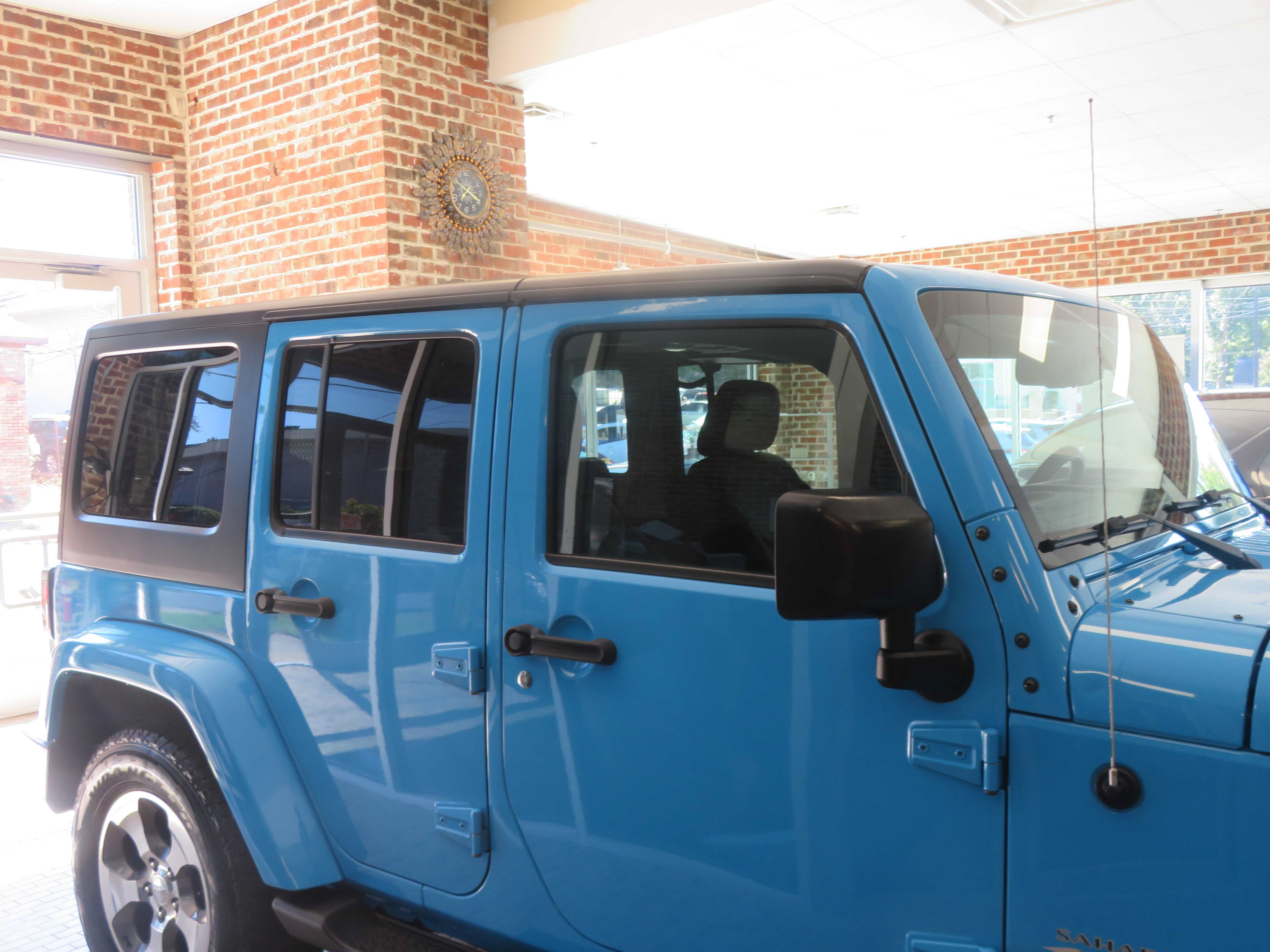 Used 2017 Jeep Wrangler Unlimited Sahara w/ Dual Top Group AWD/4WD image 61