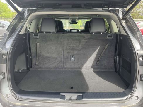 Used 2023 Toyota Highlander XLE FWD image 9