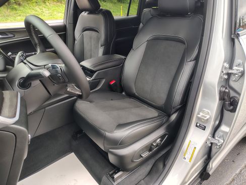 New 2026 Jeep Grand Cherokee L 4WD image 18
