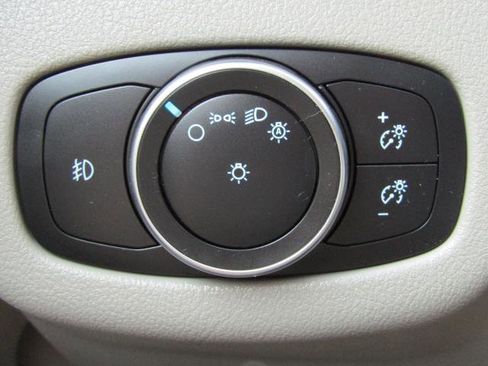 Used 2020 Ford Transit Connect XLT image 30