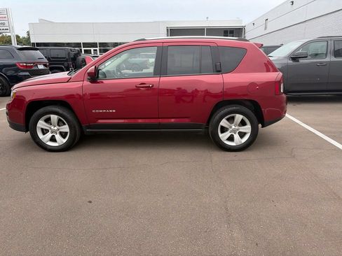 Used 2014 Jeep Compass Latitude FWD image 8
