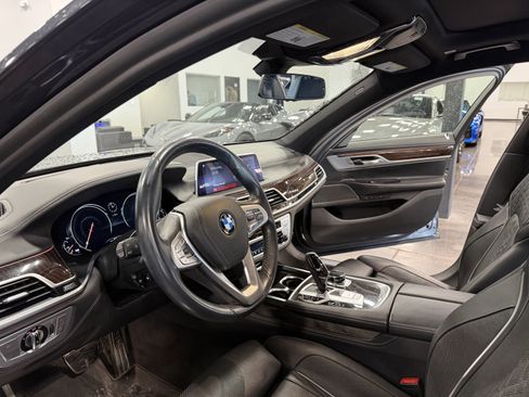 Used 2019 BMW 750i xDrive w/ Executive Package AWD/4WD image 5