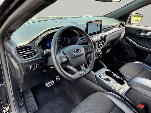 Certified 2024 Ford Escape ST-Line AWD/4WD image 17