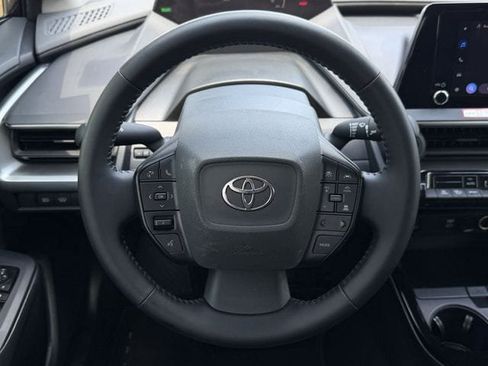 Used 2026 Toyota Prius LE FWD image 11