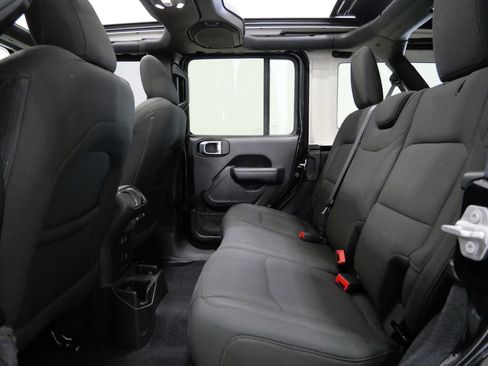 Used 2022 Jeep Wrangler Unlimited Sport AWD/4WD image 25