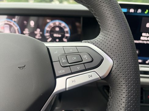 New 2026 Volkswagen Tiguan SE R-Line AWD/4WD image 23