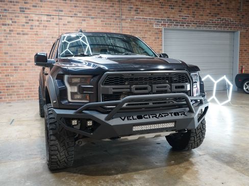 Used 2019 Ford F150 Raptor w/ Equipment Group 802A Luxury image 4