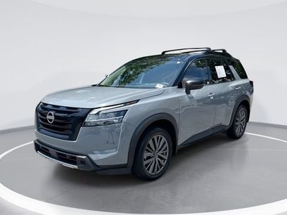 Used 2024 Nissan Pathfinder SL w/ SL Premium Package